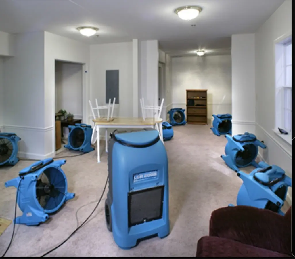 Air movers and dehumidifier setup for Water Extraction & Removal in Everett